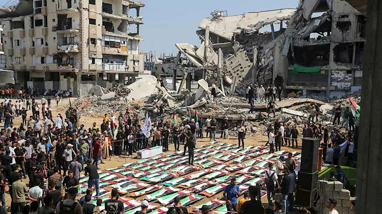 غارة إسرائيلية جديدة على غزة.. شهيدان و13 مصابًا بينهم حالات خطيرة